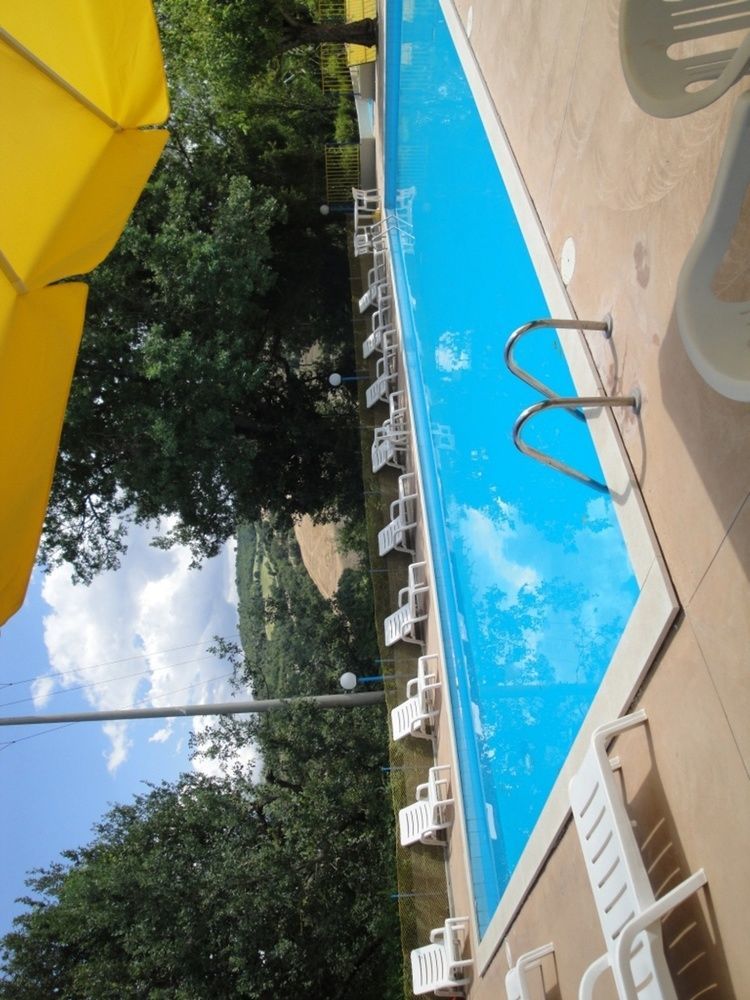 Hotel La Meridiana Урбино Экстерьер фото